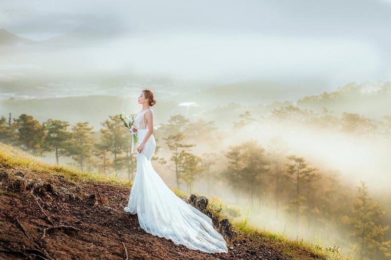 Moon-inspired wedding decor